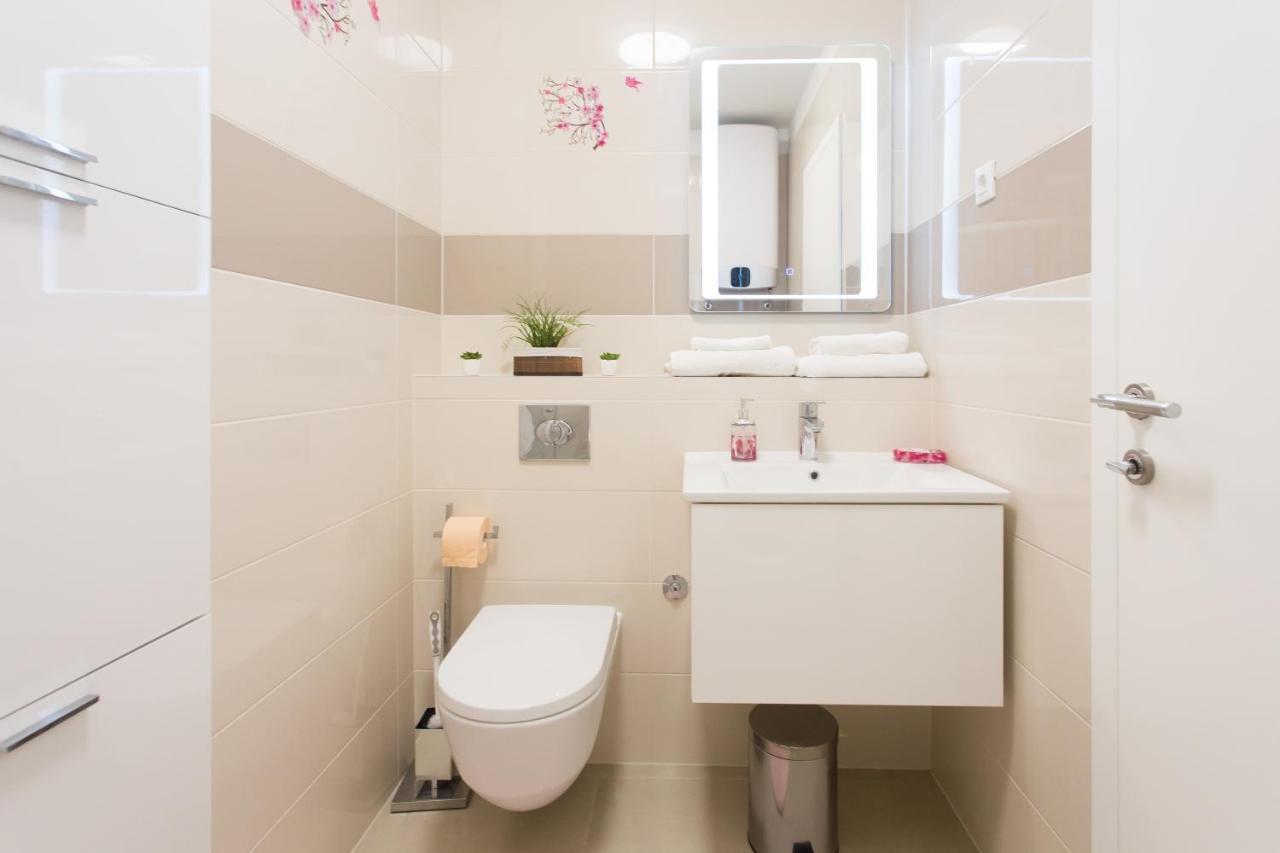 Iris Apartment Private Parking Сплит Экстерьер фото