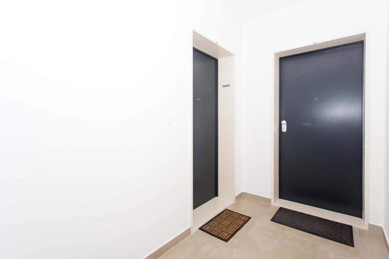 Iris Apartment Private Parking Сплит Экстерьер фото